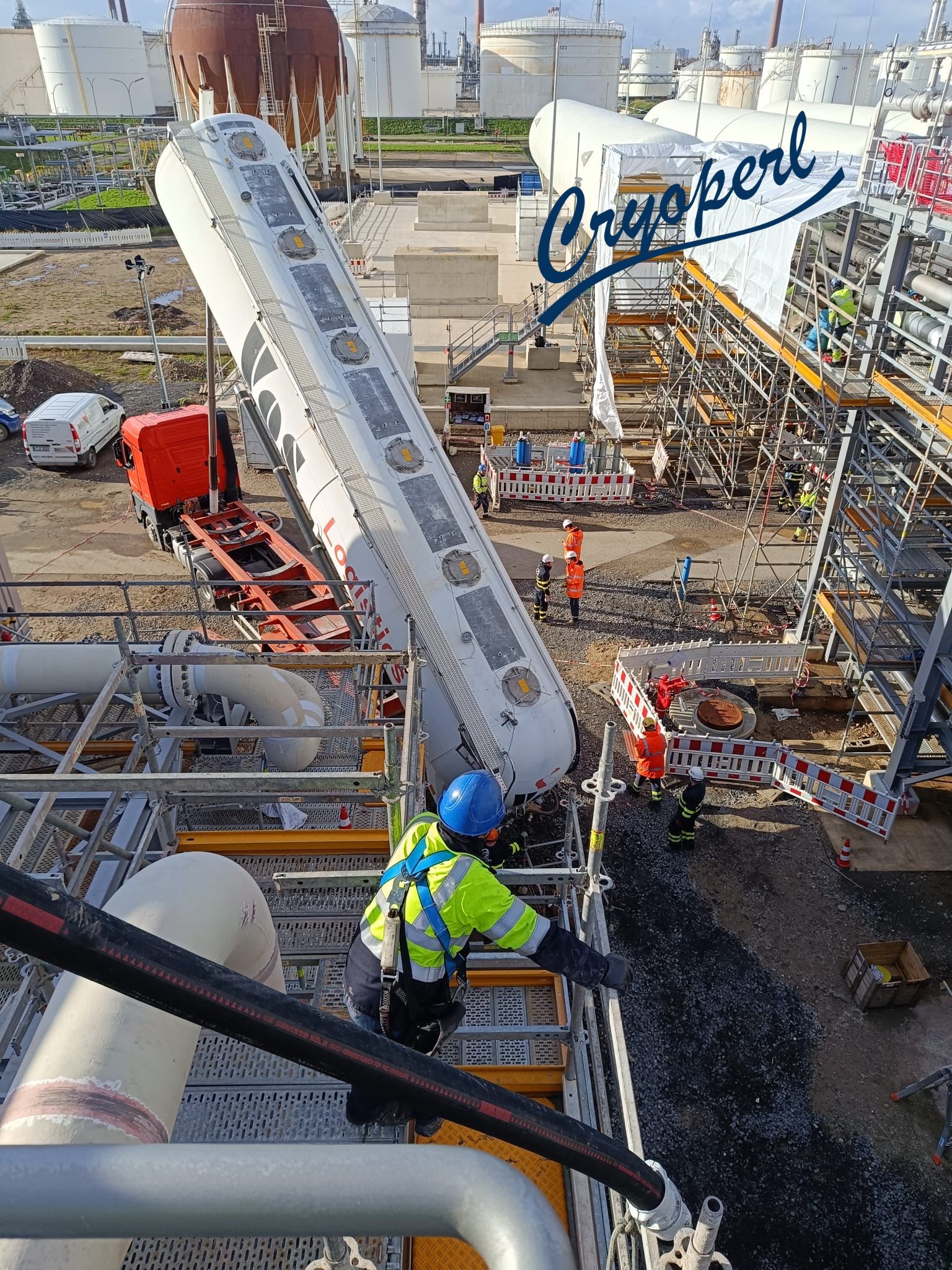 Cryogenic Logistics: How Insulation Performance Affects LNG and Industrial Gas Transport